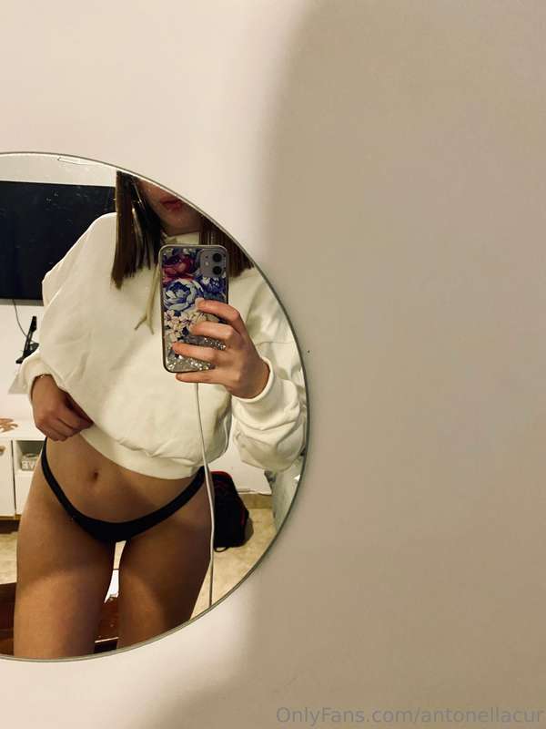 Hola mi amor 🤍 Hay alguien aquí? 🫦🫦🫦