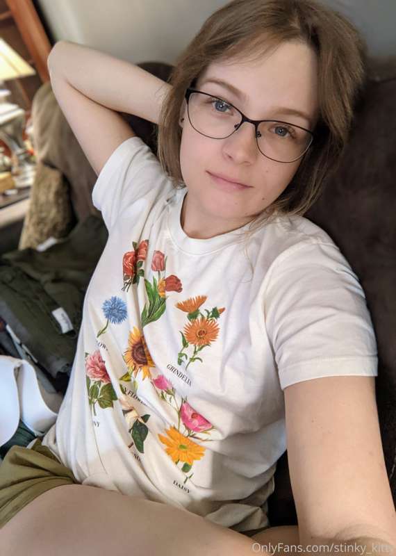 I got a new T shirt 😸

And my boobies are so small I don't e..