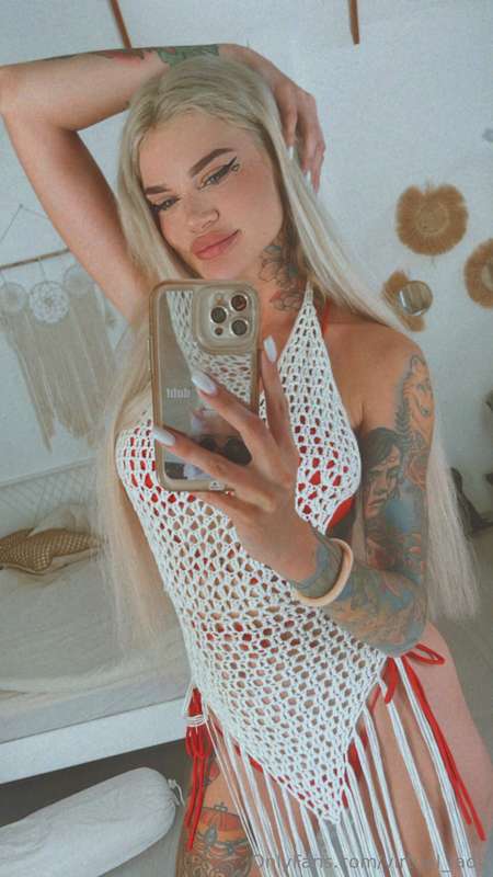 virtual_lady