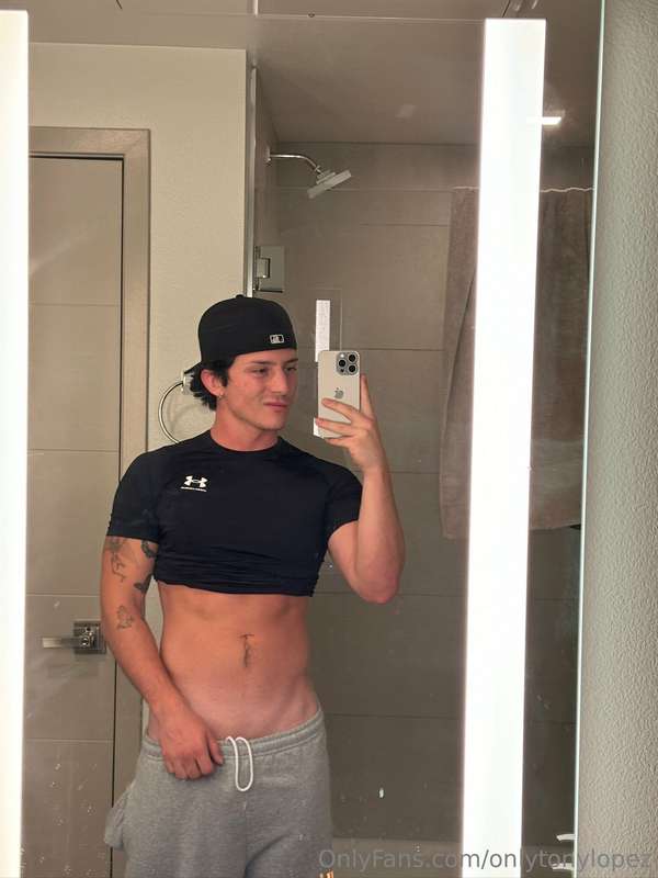 Saturdayyyy fuck yeahhhhh who’s partying tn?