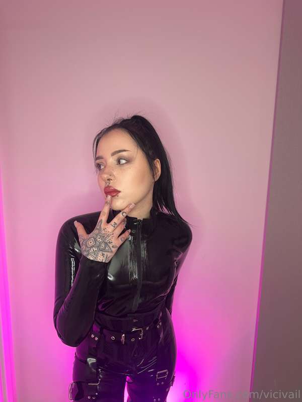 Latex makes me happy 🖤