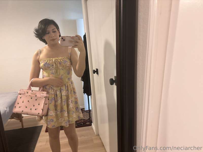 Going shopping doesn’t relieve me from my duties as a sub 