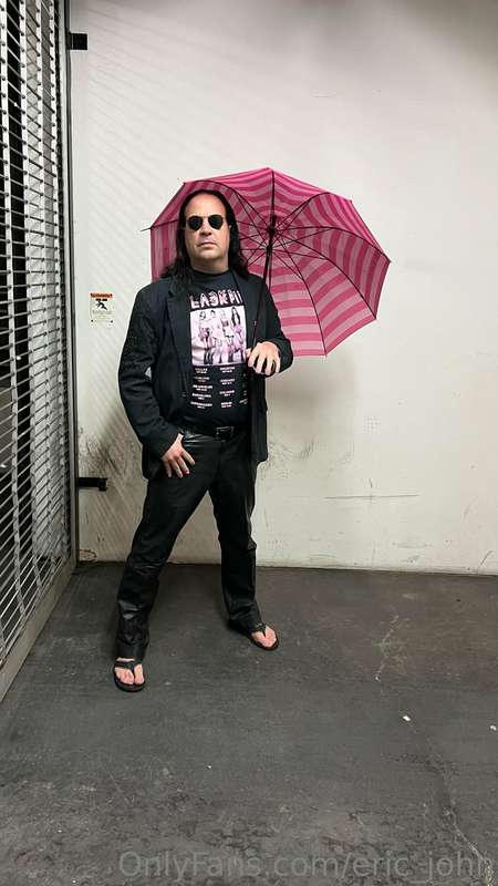 sometimes the Awards Show is in the #LARain 

 #XBIZAwards #..