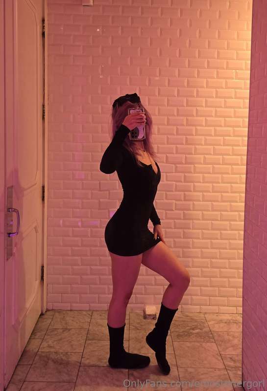 You’ll take what I give, nothing more 🖤