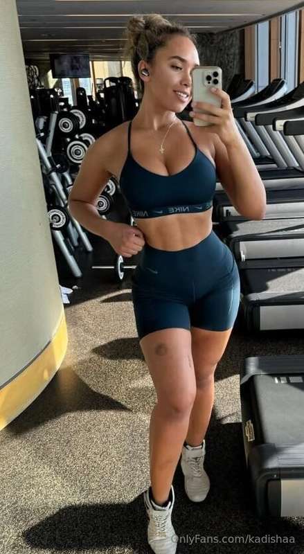 My friend Briana Moon are a profesional fitness girl, flexib..