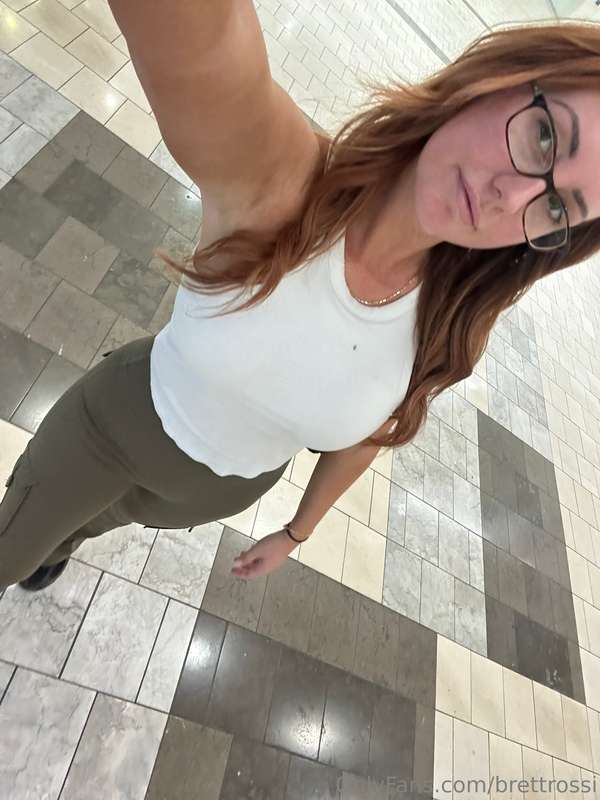I like tall men! What's your ONE thing that gets you? 😏
