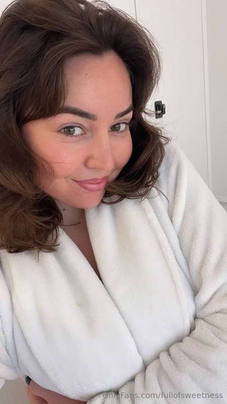 Je dévoile tout… seulement pour toi 👅😏