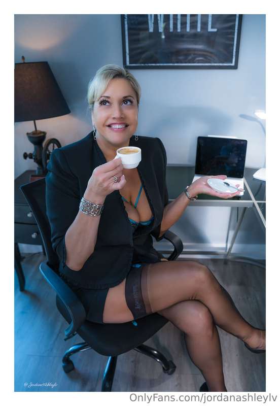 Throwback ThursdayJust a regular day in the office. Join me ..