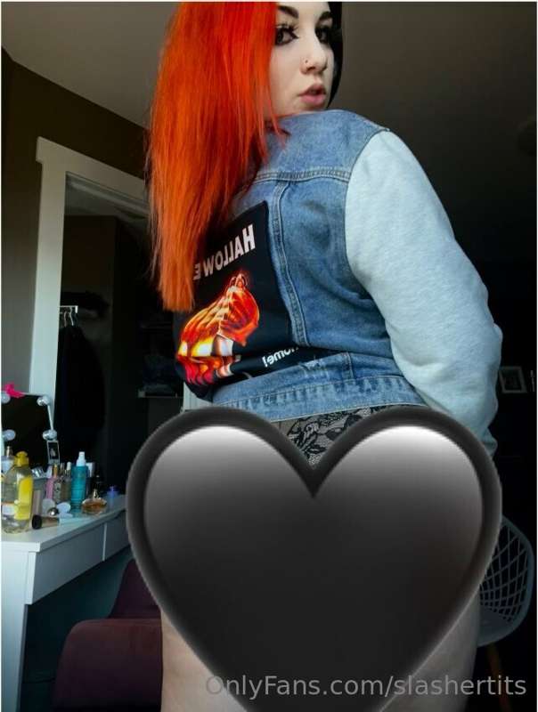 just sent this one out with 2 extra titty pics in your dms! ..