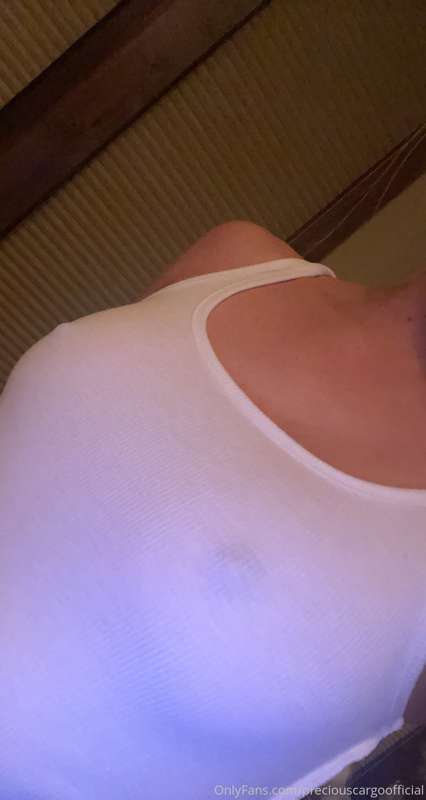 White shirt no bra😘
