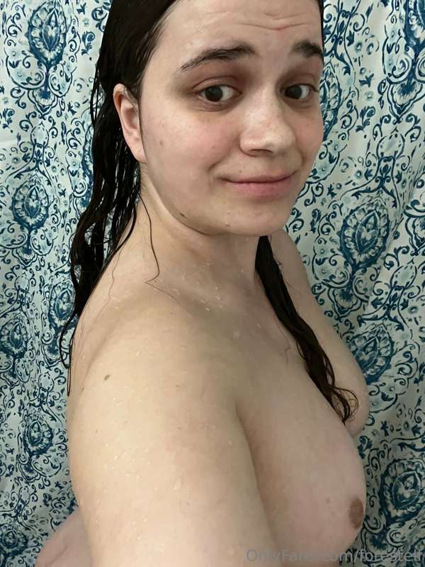 Fresh and clean from the shower, who wants to help me get di..