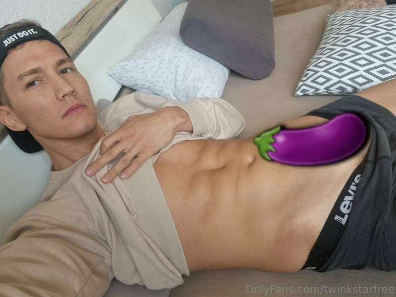 Follow my VIP to see more of this 😜🍆

https://onlyfans.com/t..