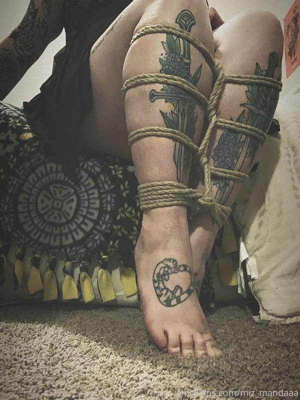 Who here’s a fan of legs? 😜