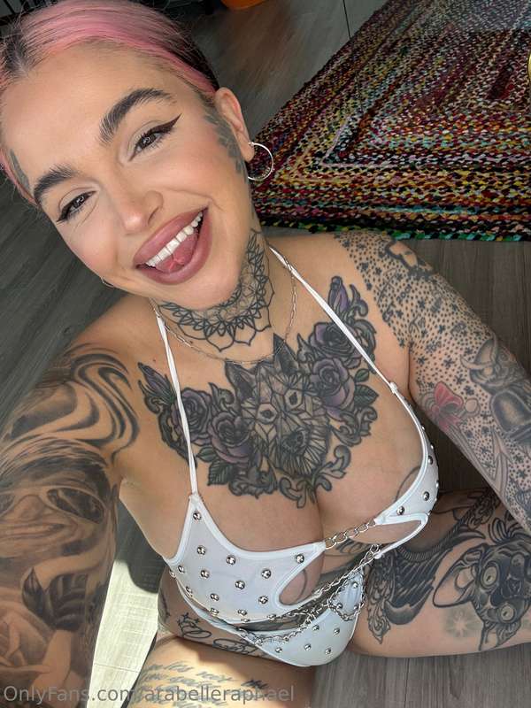 MY BIG TITTY BESTIE MADE HER PAGE FREEFREE@Leighravenx