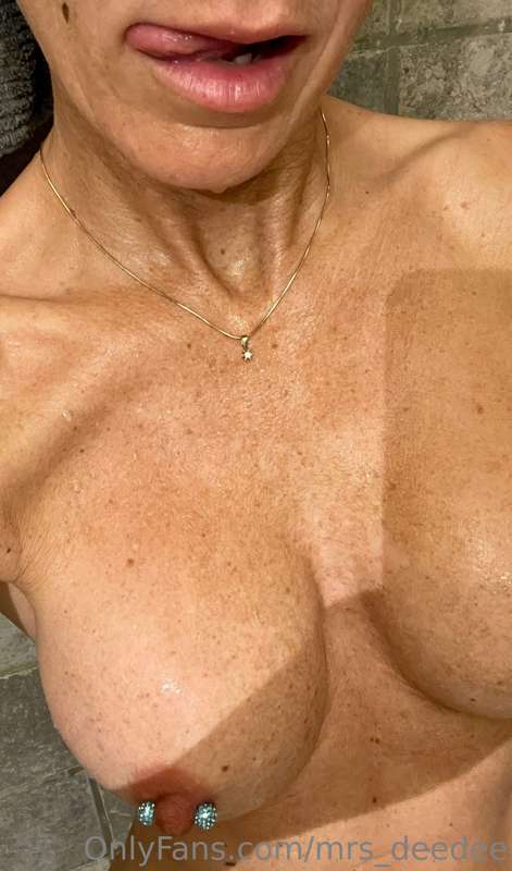 Good morning. 🔥 Have a nice warm and moist day. 😇💋