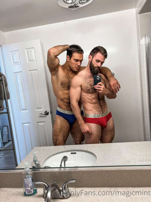 Naked photoshoot is in your DMs 🥵🔥