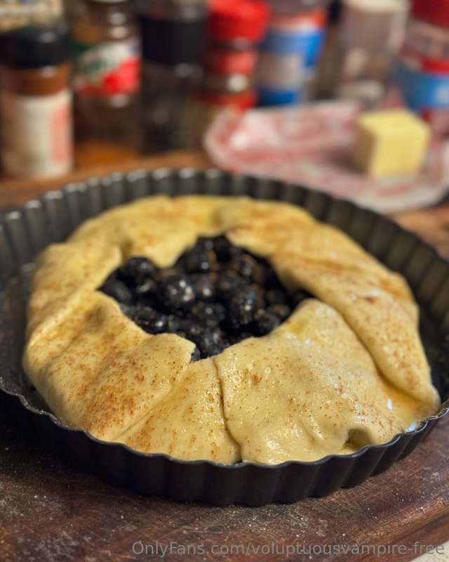 voluptuousvampire-free