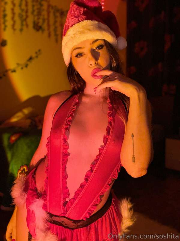 Buon Natale amore, ho molti regalini pronti per te 😏😏💕