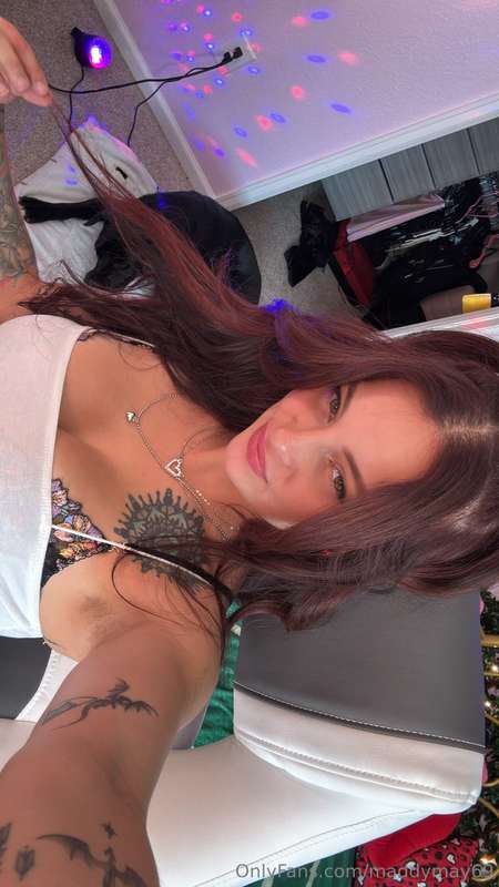 Going live here 9:30 MST 😘 make sure you online babe! 