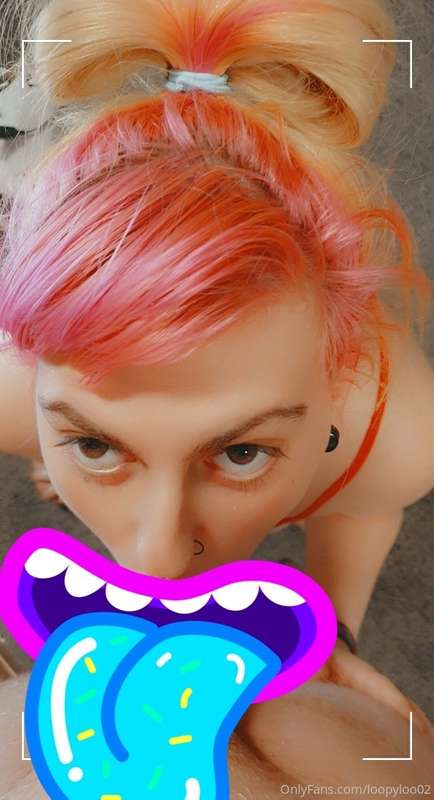 I loveeee sucking dick 😍 subscribe to my paid page to watch...