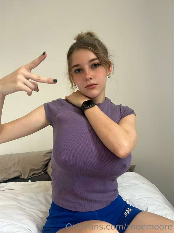 zooemoore photo