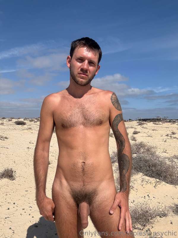 topless_psychic
