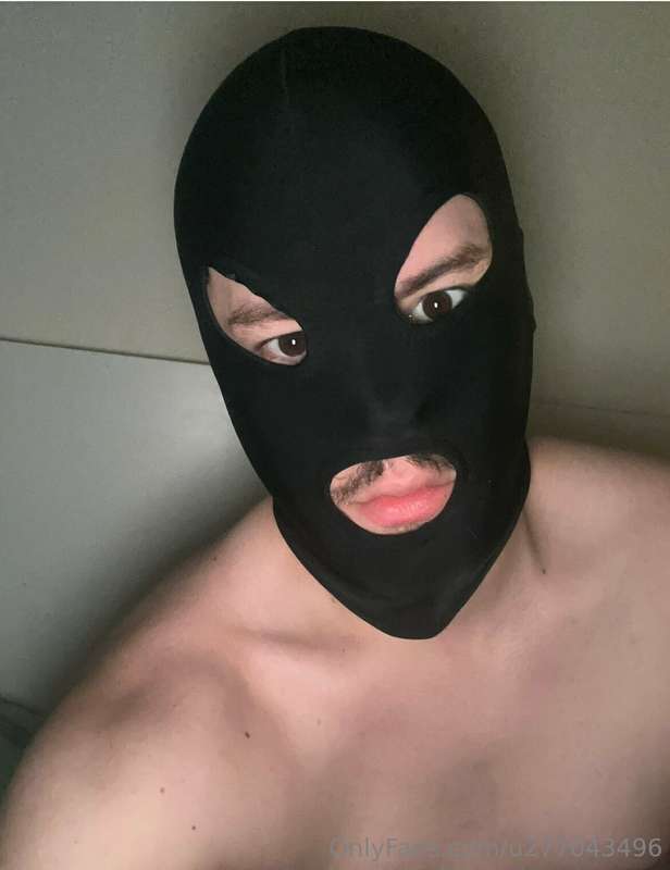 Someone talk to me, I need some slaves! #slaves #gimp #top #..