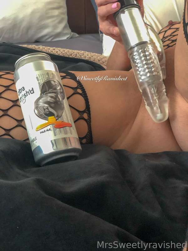 Happy Humpday!  Such insinuating can art! 😈😉