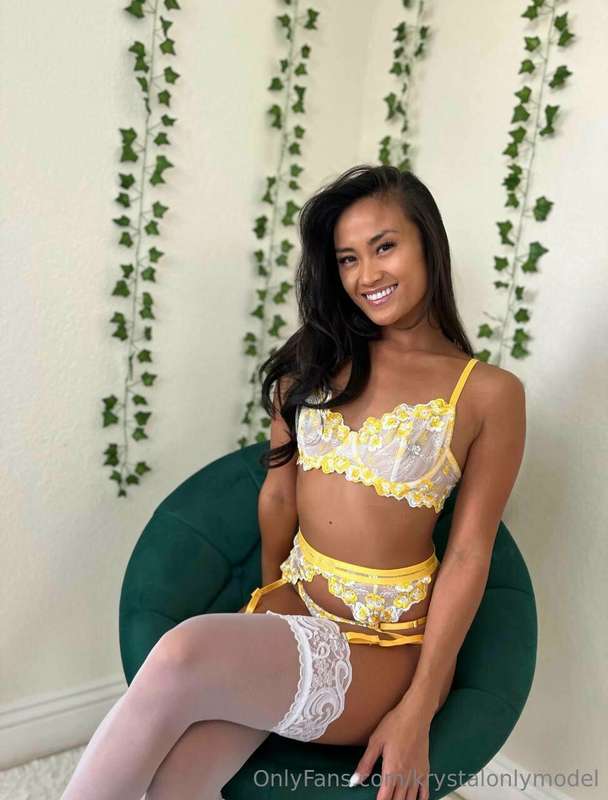 @sunshinesina can’t help but feel the cold on her nips 🥺 wil..