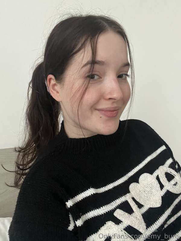 Cutie's got an exam, wish her luck🤗💋
