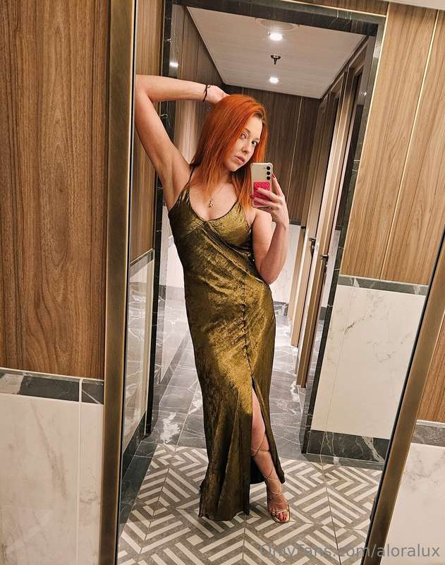 More of this dress, I wonder what it feels like wet?