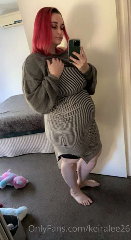 Trying to tell myself I don’t look pregnant. What do you thi..