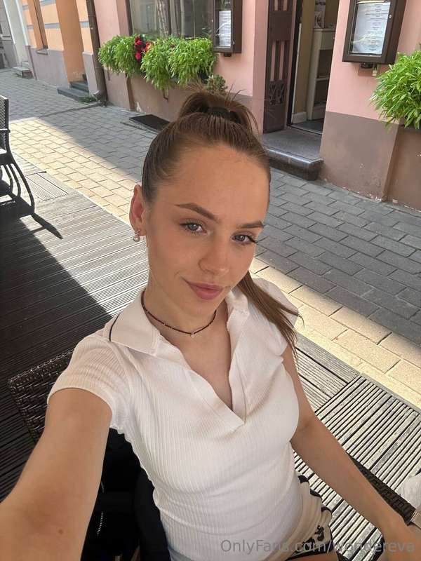 Morning fuel for a busy day ahead 🌼 Do you need coffee too?