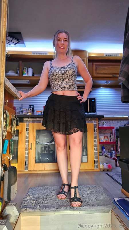 Welcome to my RV, want too see how i look in here? 