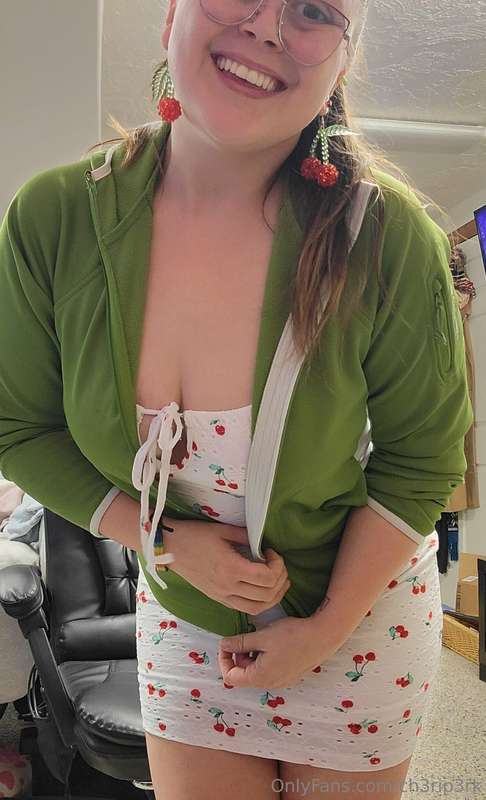 My fit today makes me so happy in my lil cherry shaped heart..