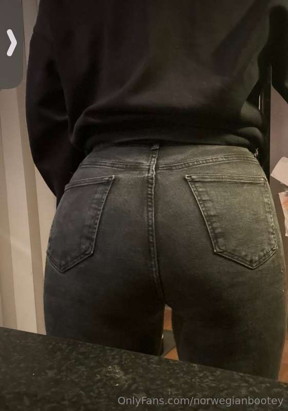 Sneaky people taking a picture of my ass and sending it to m..