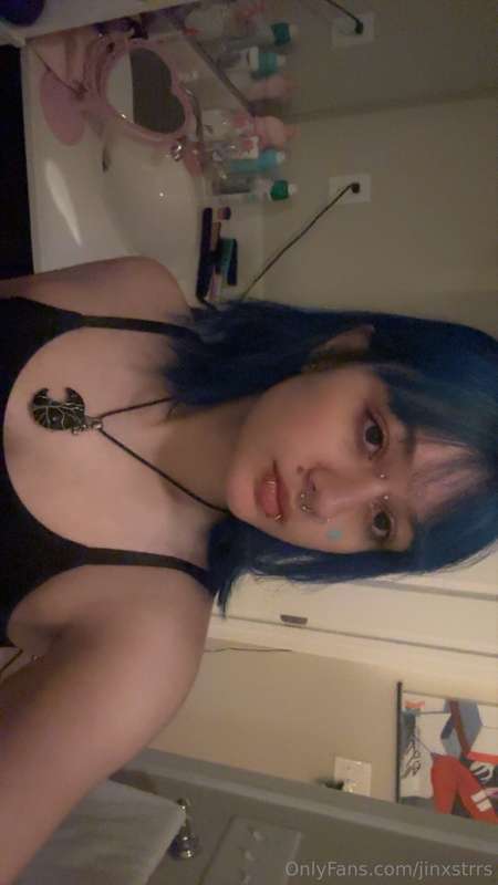 am i good at vertical selfies? no makeup :p