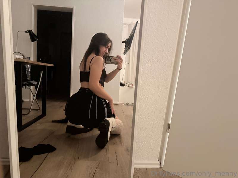 Swipe for booty 