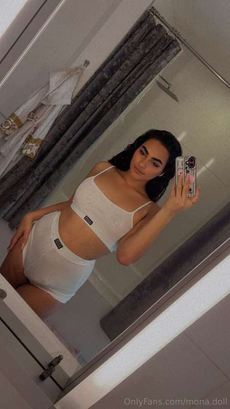 mona.doll