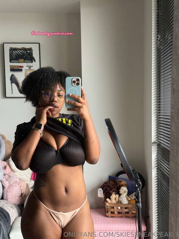 @thabootygawdus is having a sale for new and returning subsc..