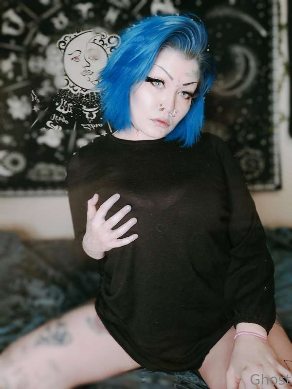 Nice to be back to my blue hair again. 🖤🥰