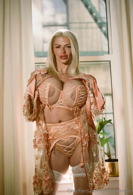 Ready to worship your Queen?💞