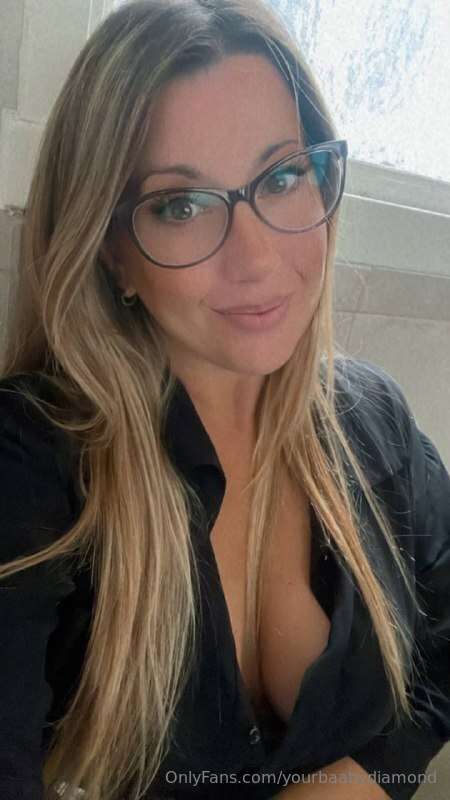 🤔i have a gift for you: Tits or ass?🤪 @MILIMIL269  FREE🍭

Hi..