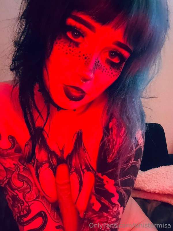 sinistermisa photo