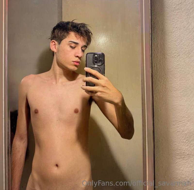🔥FREE ACCESS NOW🔥Hey babe, I’m @kevvoff — your next obsessio..