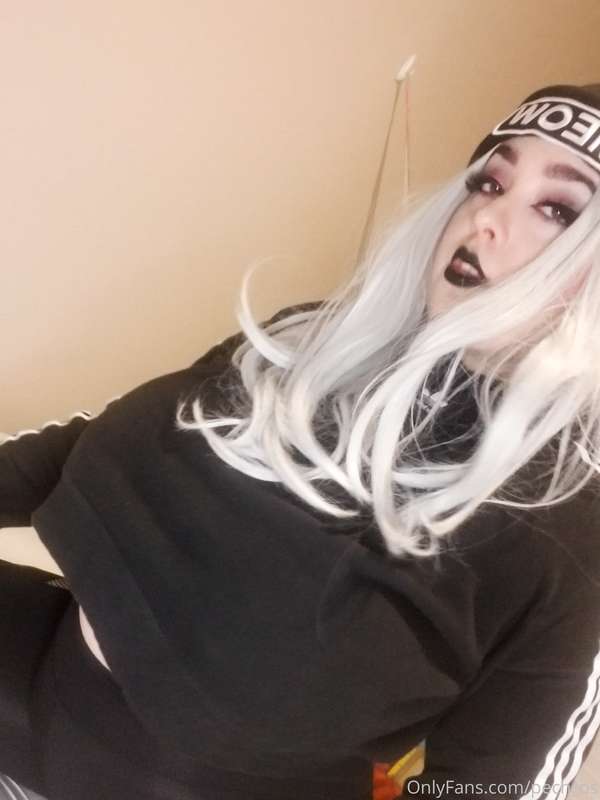 Im starting to feel like myself again! I threw on a wig and ..