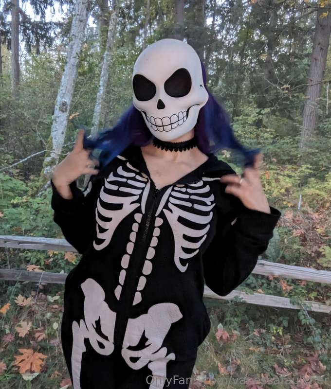 Something... something... spookussy. Happy Halloween.
