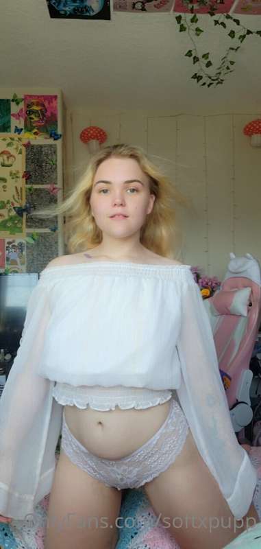 do you see me in your dreams? ..would you like to? ✨️💭👼