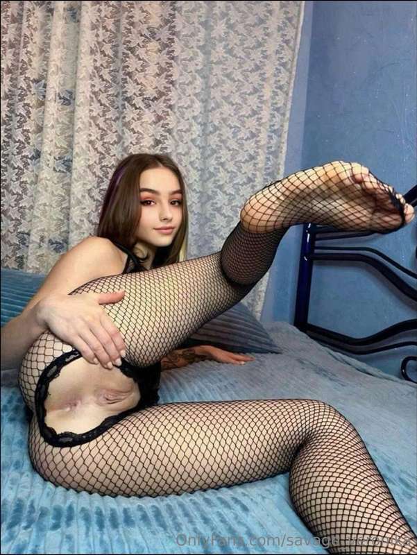 🔥FREE🔥FREE🔥FREE🔥 @amymminami is so lonely. She needs YOU❤️😘 ..