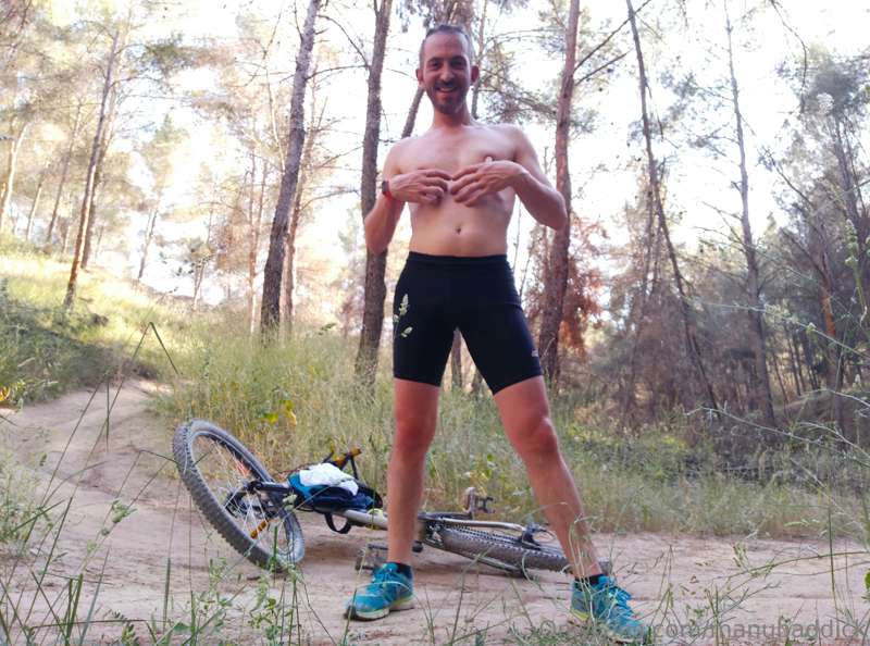Bike ride in The Woods 4/4
Full serie in your DM's